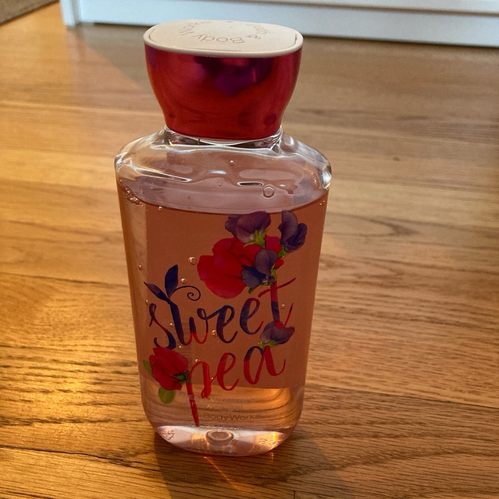 Bath & Body Works Sweet Pea & Cool Amazon Rain Shower Gel Set